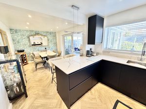 Photo 19- click for photo gallery